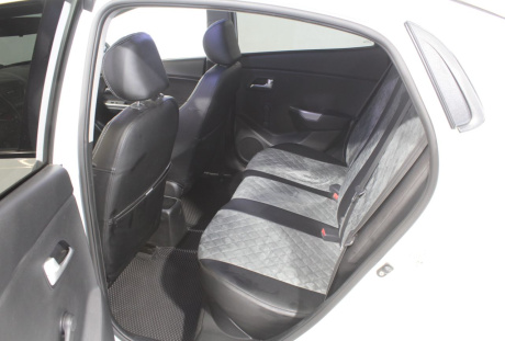 Kia Rio 2014 года с пробегом 66 807 км, фото 18