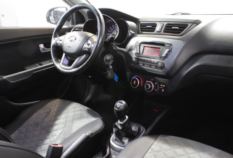 Kia Rio 2014 года с пробегом 66 807 км, фото 14