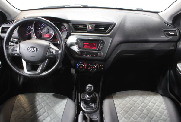 Kia Rio 2014 года с пробегом 66 807 км, фото 15