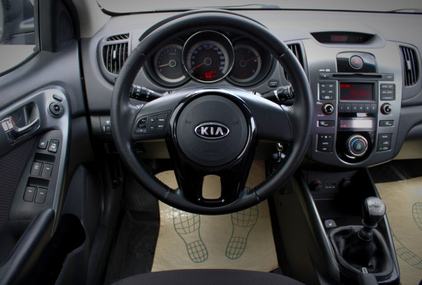 Kia Cerato 2012 года с пробегом 78 927 км, фото 17