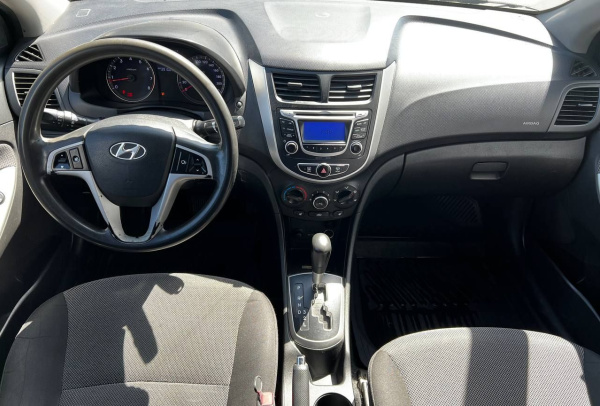 Hyundai Solaris 2013 года с пробегом 391 000 км, фото 9