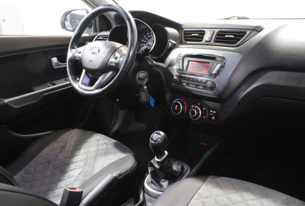 Kia Rio 2014 года с пробегом 66 807 км, фото 14
