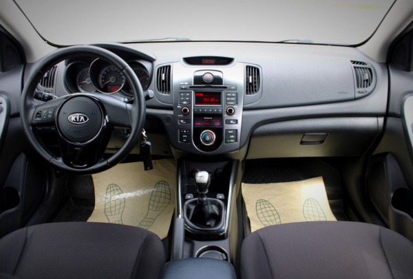 Kia Cerato 2012 года с пробегом 78 927 км, фото 16
