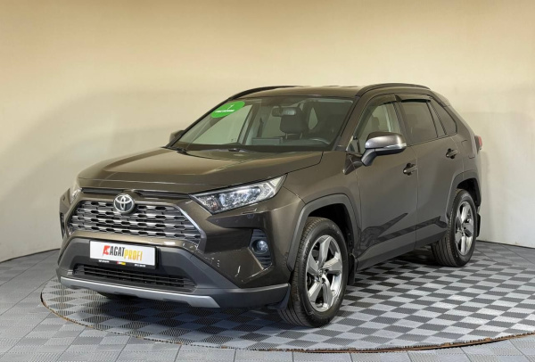 Toyota RAV 4 2021 года с пробегом 105 040 км, фото 1